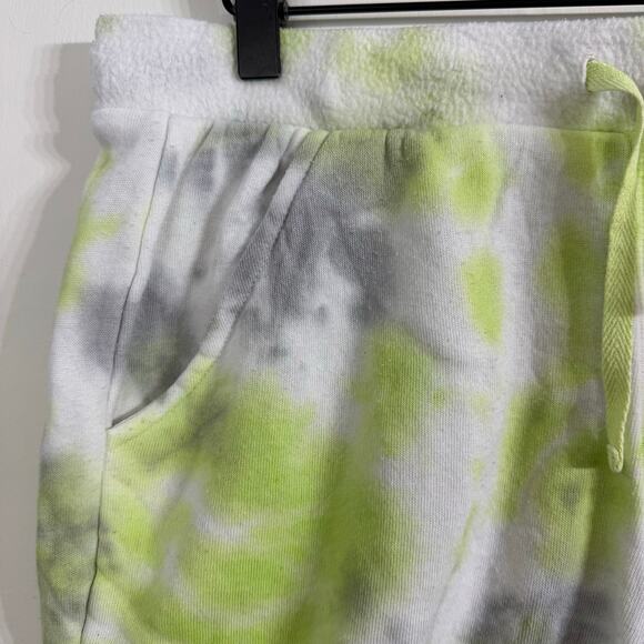 Free People Intimately Kelly Washed Lime Green Tie Dye Sweat Shorts Size Medium - Picture 4 of 7
